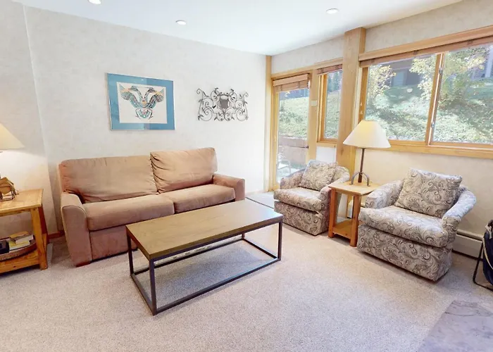 Laurelwood Condominiums 403