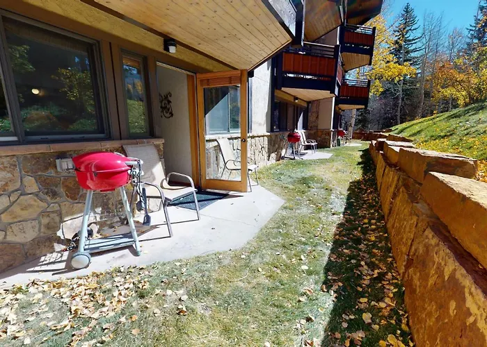 Laurelwood Condominiums 403